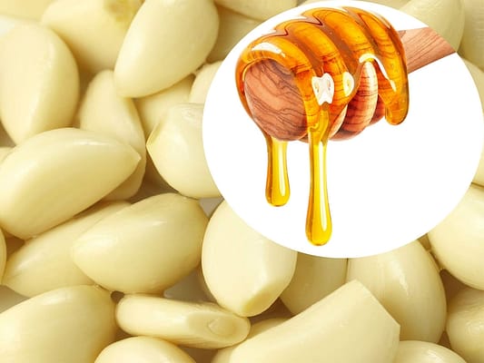 Có thể điều trị nám vùng má bằng nguyên liệu thiên nhiên ngay tại nhà không? 8 dieu-tri-nam-da-hieu-qua-tu-toi-va-mat-ong-2