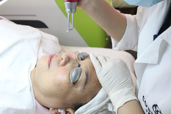Laser và tổn thương da - những sự thật mà bạn phải biết 5 dieu-tricca3-nam-da-cong-nghecca3-laser-khac-phucca3c-nam-triecca3t-decc89-khong-tai-phat-trocc89-lacca3i-2-1-1-2